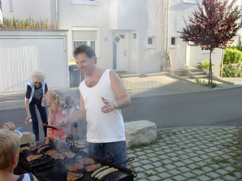 Der Grillmeister in Action ...