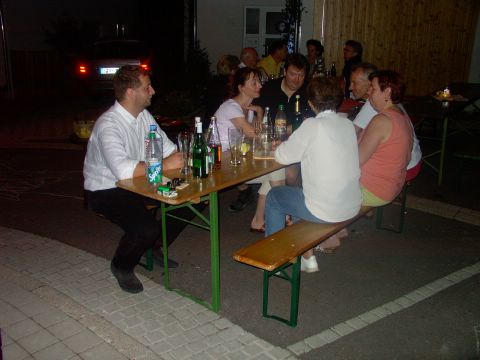 Der harte Kern! Und wenn sie nicht nach Hause gegangen sind, ...